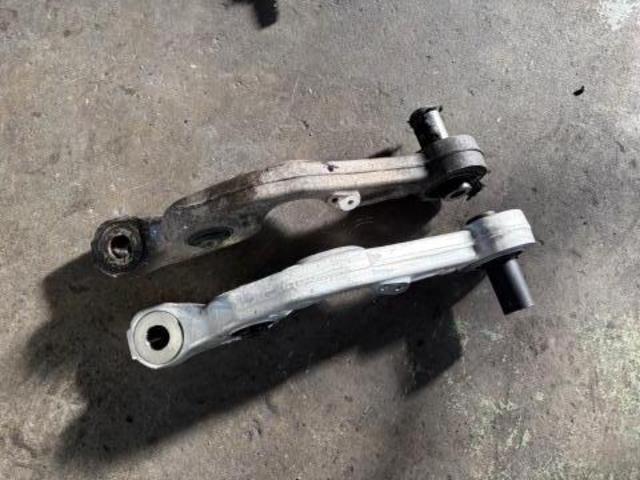 レクサス　ＬＳ　サスペンション・足回り修理・整備　アッパー交換　ロアアーム交換　ブッシュちぎれ　車検不適合　アームブッシュ交換　ご依頼ありがとございました！