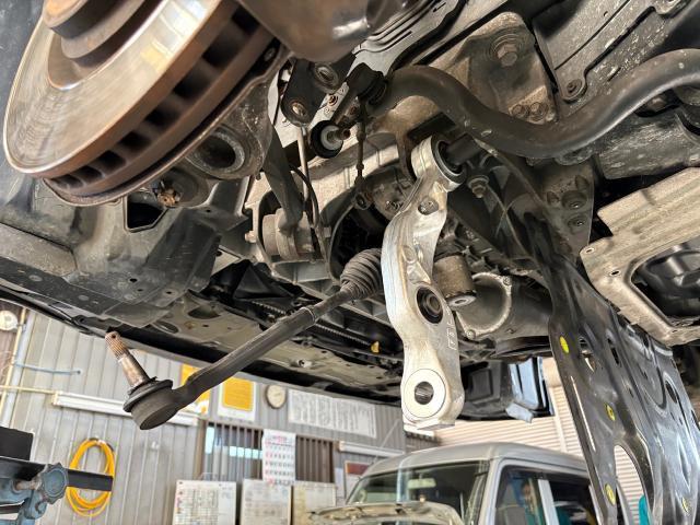 レクサス　ＬＳ　サスペンション・足回り修理・整備　アッパー交換　ロアアーム交換　ブッシュちぎれ　車検不適合　アームブッシュ交換　ご依頼ありがとございました！