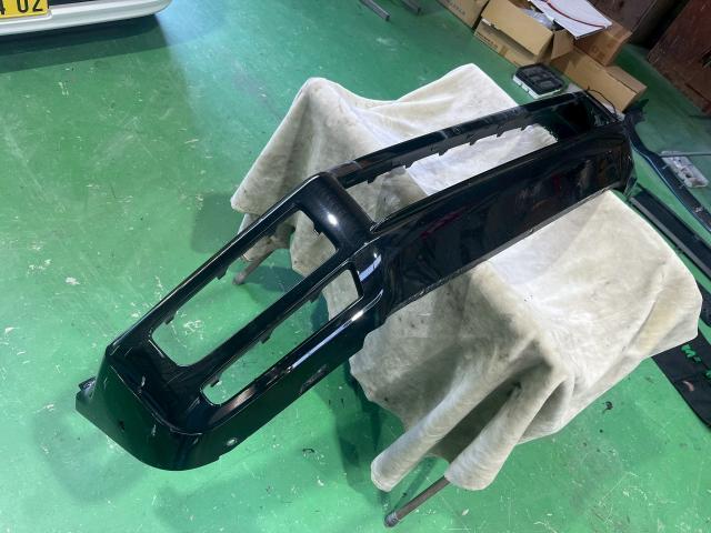 メルセデス・ベンツ　Ｇクラス（ゲレンデヴァーゲン）　バンパー修理　バンパー塗装　輸入車歓迎　輸入者作業可能　大阪　貝塚　岸和田　泉佐野　泉大津　泉南　高石　Instagram