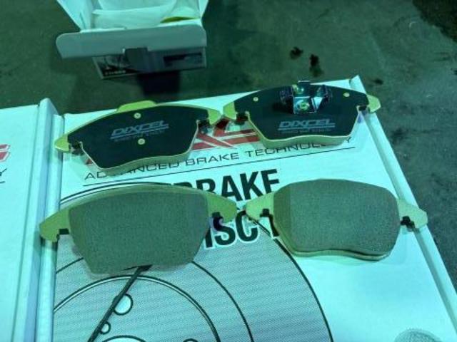 アウディ　ＴＴクーペ　サスペンション・足回りパーツ取付　ブレーキパッド交換　ブレーキローター交換　持ち込み部品　持ち込みパーツ歓迎　大阪　関西　車屋