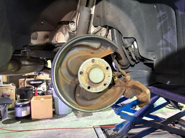 アウディ　ＴＴクーペ　サスペンション・足回りパーツ取付　ブレーキパッド交換　ブレーキローター交換　持ち込み部品　持ち込みパーツ歓迎　大阪　関西　車屋