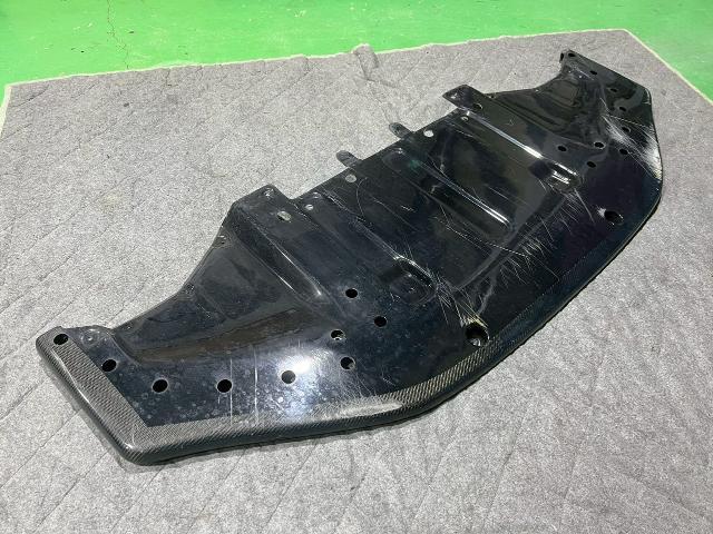 日産　ＧＴ－Ｒ　板金・外装補修　カーボン修理　カーボンパーツ修理　国産車　輸入車歓迎　郵送対応可能　パーツのみ預かり可能　カーボンリペア　バイクカーボン　カーボンスポイラー　カーボンウィング