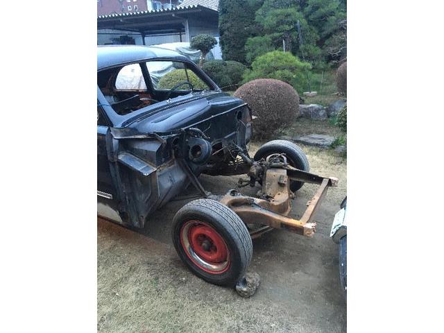 1949年FORD BUSINESS COUPE
エンジン、ミッション降ろし