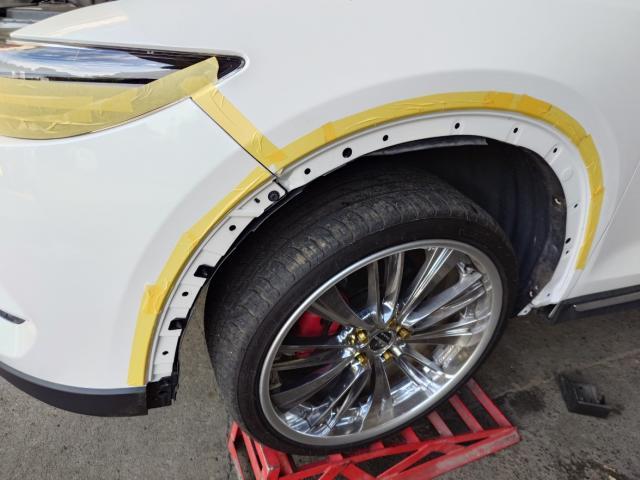 マツダ　ＣＸ－８ バーチカルグリル取り付け　グリル加工　カメラ加工　　外装品・エアロパーツ取付