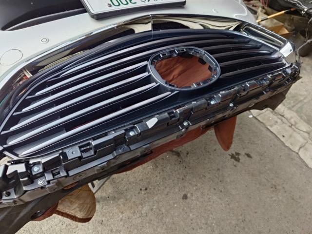 マツダ　ＣＸ－８ バーチカルグリル取り付け　グリル加工　カメラ加工　　外装品・エアロパーツ取付