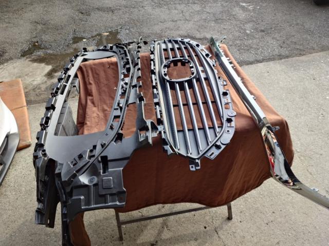 マツダ　ＣＸ－８ バーチカルグリル取り付け　グリル加工　カメラ加工　　外装品・エアロパーツ取付