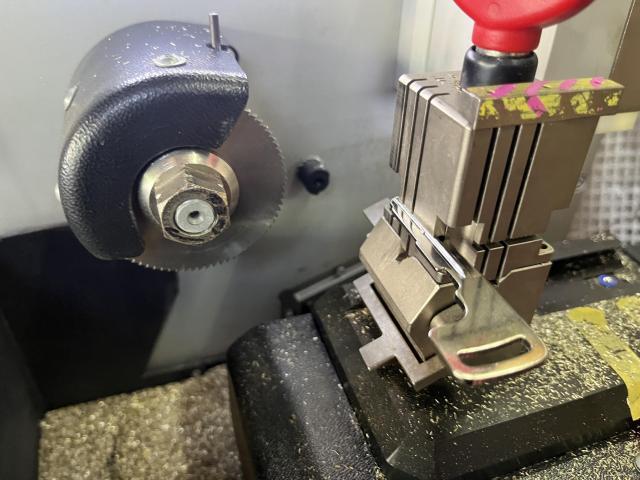 三菱　デリカ　中古スマートキー　初期化登録　スマートキー登録　キーカット　紛失作成可　埼玉　草加　春日部　越谷　流山　千葉　三郷　足立　川口　三菱　アウトランダー　ギャラン　ミラージュ