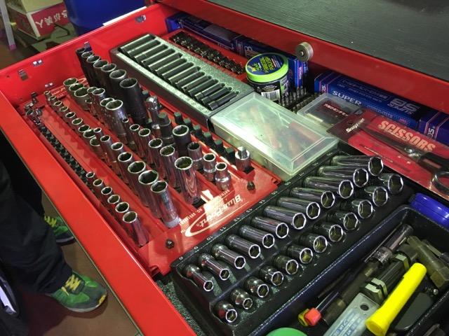 長年の技術が光る職人の業でお客様に質の高いサービスを提供致します。