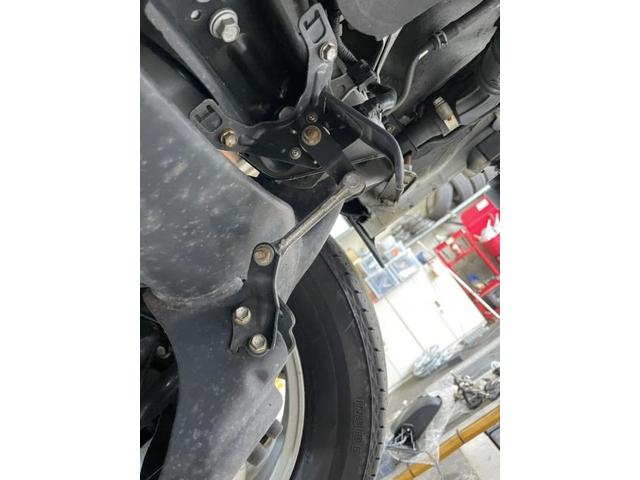トヨタ　アルファード　リアアクスルビームブッシュ交換　広島市安佐南区、西区のクルマ修理、ニコニコレンタカー、キーパーコーティング、パーツ持込み取付け！タイヤ持ち込み