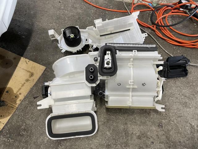 スズキ　パレット　エバポレータ交換　広島市安佐南区、西区のクルマ修理、ニコニコレンタカー、キーパーコーティング、パーツ持込み取付け！タイヤ持ち込み