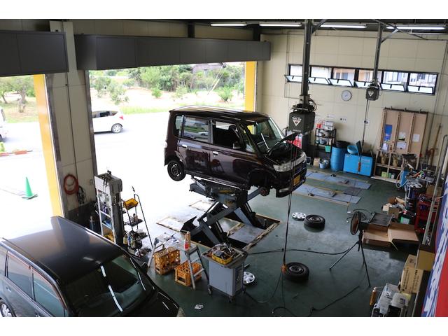 自社工場では日々、様々な作業を行っております。