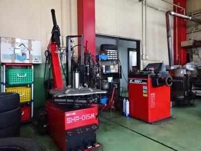 タイヤ各種作業もお任せください