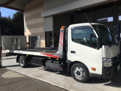 自社レッカー車も完備しております。