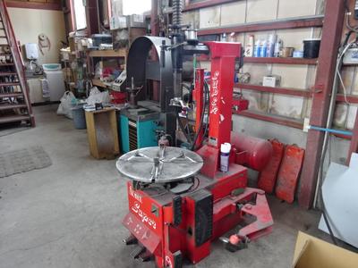 タイヤ・パーツ持込取付大歓迎！