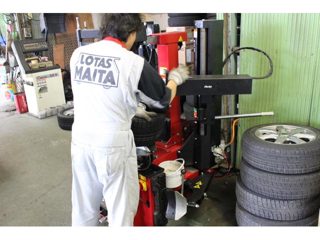 タイヤの組み換え交換も対応しております。