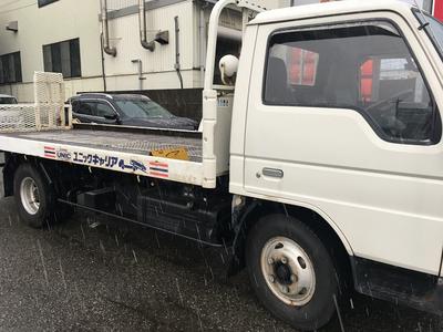 積載車で駆け付けます