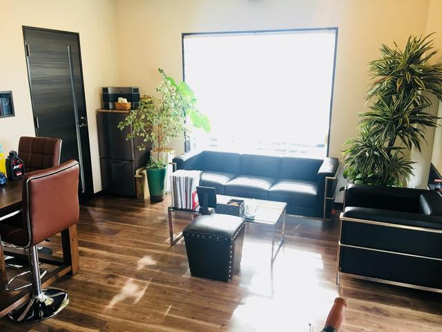 きれいな明るい店内