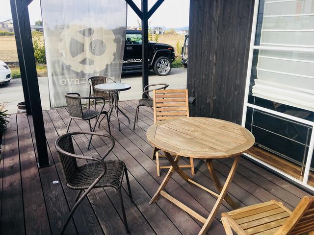 おタバコはテラスでゆっくりと