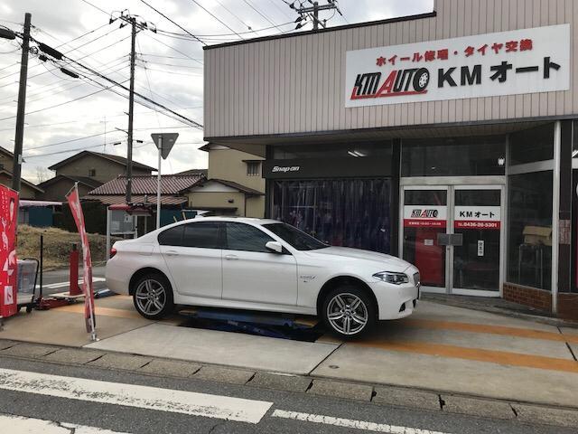 BMW 5シリーズ 19インチのランフラットタイヤ交換です。