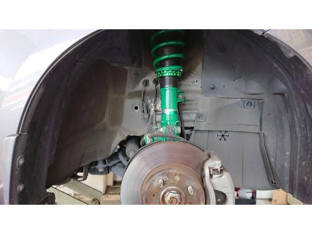 芦屋 持込 車整備 ホンダ フィット  サスペンション ショックアブソーバー 交換： 車整備【車作業 店：ＤＤ芦屋セントラル店（朝日石油株式会社）　阪神間 8ヶ所のネットワーク 国家整備士 在籍で 安心 なお店】