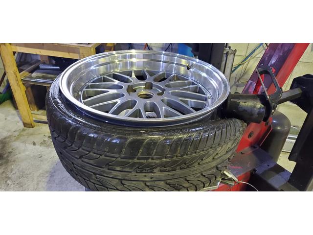 225/35R20 2本 持ち込みタイヤ交換作業