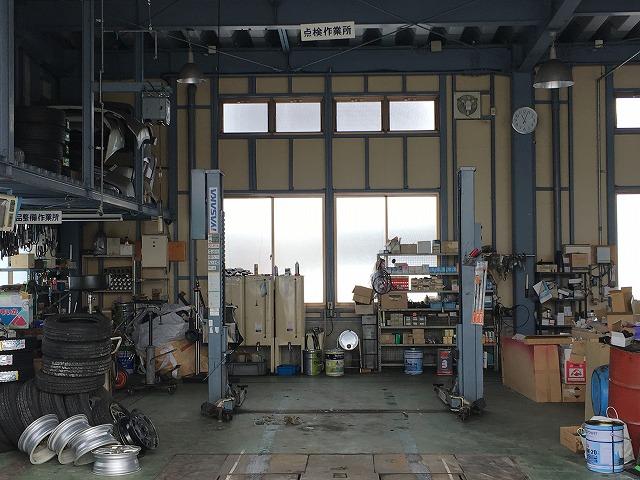 当社は長年の経験と実績がございます。オイル交換のみでのご来店も大歓迎です。