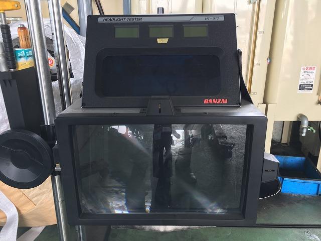 ヘッドライト光軸調整も承ります。ライトが暗い・・・なんてことがございましたらお気軽にご相談下さい。