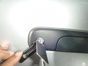 お客様のマイカーを傷つけることなく、インロックの「鍵あけ」を実施しております。
