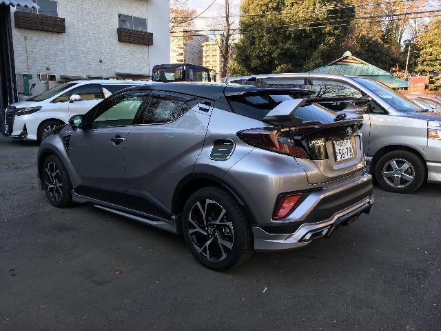 トヨタ C-HR リアウイング取り付け