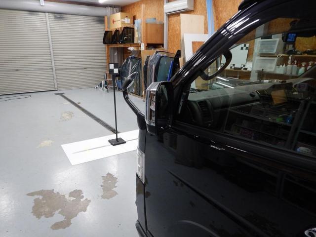 トヨタ　ハイエース　フロントガラス交換　カメラ調整（エーミング）