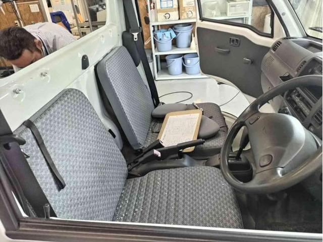 ダイハツ　ハイゼットトラック　リヤガラス交換