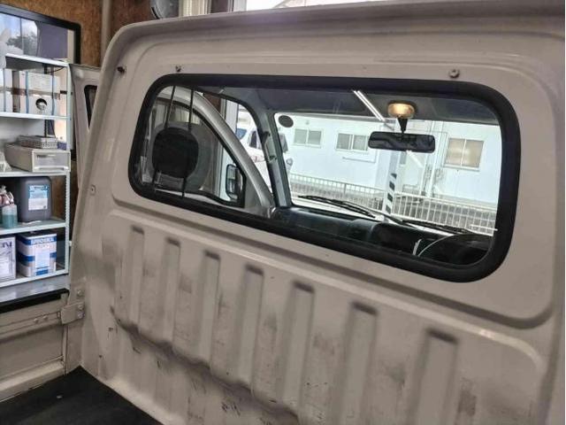 ダイハツ　ハイゼットトラック　リヤガラス交換