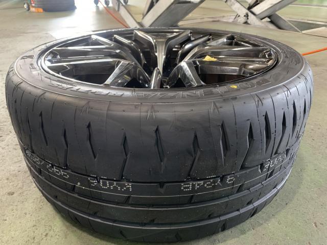 日産GT-R 255/40R20 285/35R20 タイヤ交換【姫路市 持込タイヤ交換 組替 取付 バランス調整 TPMS 空気圧お任せください】