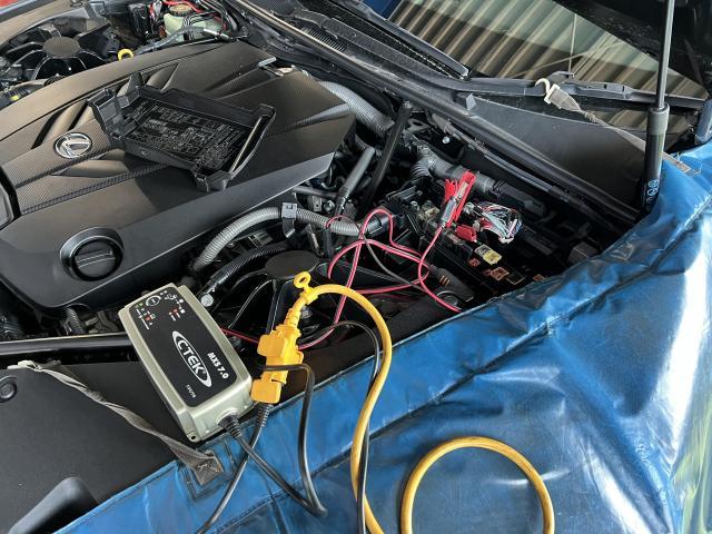 レクサス　LC500バッテリー交換【姫路市 車検 修理 鈑金 取付 保険 コーティングお任せください】