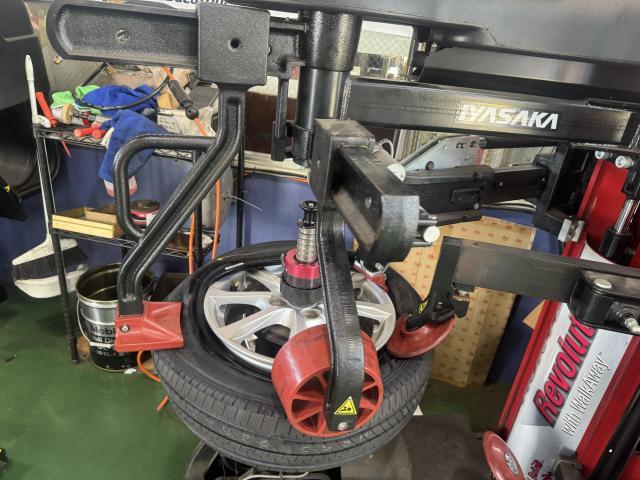 ムーヴ　タイヤ交換【姫路市 車検 修理 鈑金 取付 保険 コーティングお任せください】