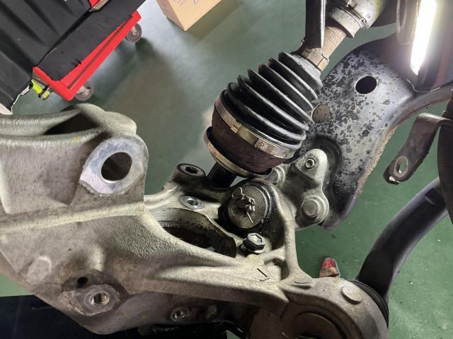 レクサス　ＣＴ200　足回り異音修理・整備