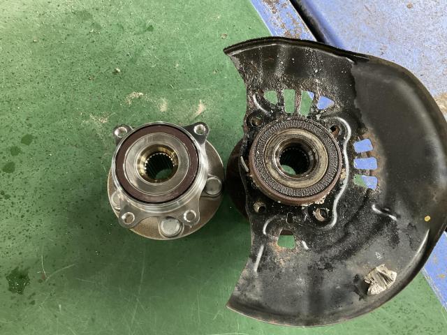 レクサス　ＣＴ200　足回り異音修理・整備