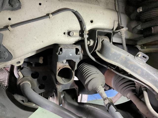 三菱　パジェロ　車検　ステアリングラックブーツ交換。【姫路市 車検 修理 鈑金 取付 保険 コーティングお任せください】