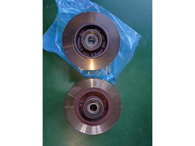 ルノー リヤブレーキパッド&ディスクローター交換【姫路市 車検 修理 鈑金 取付 保険 コーティングお任せください】