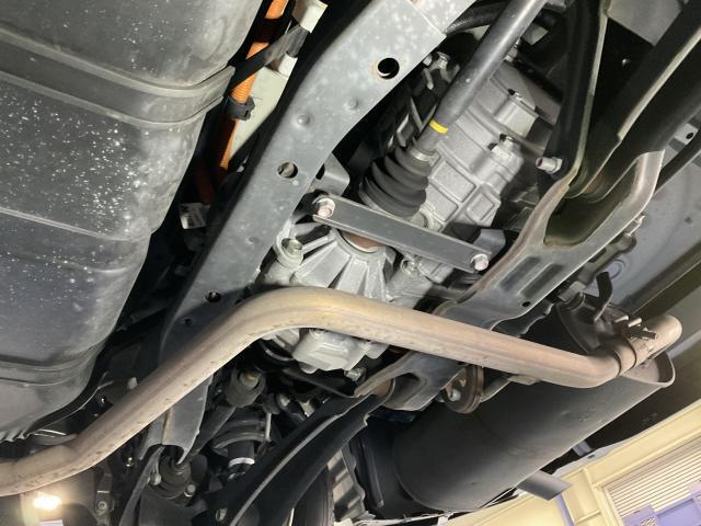 三菱　アウトランダーＰＨＥＶ　リア異音修理、【姫路市 車検 修理 鈑金 取付 保険 コーティングお任せください】