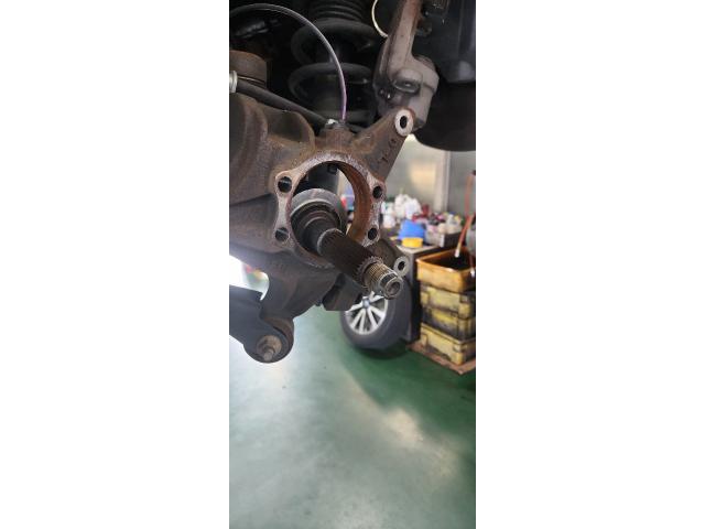 スバル　フォレスター　リヤ.ハブベアリング交換【姫路市 車検 修理 鈑金 取付 保険 コーティングお任せください】