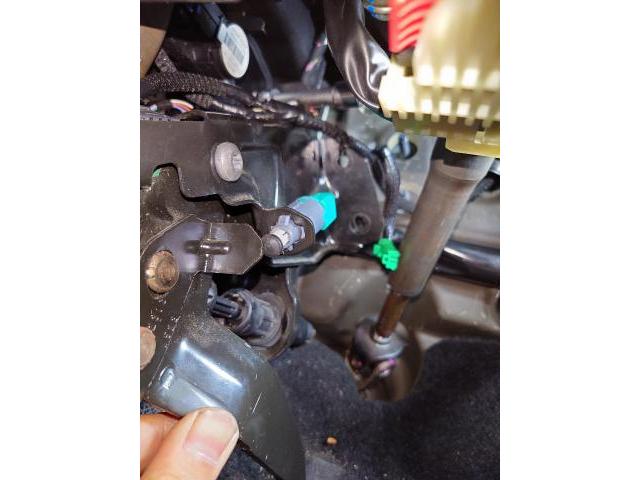 エアコンフィルター交換、難易度色々【姫路市 車検 修理 鈑金 取付 保険 コーティングお任せください】