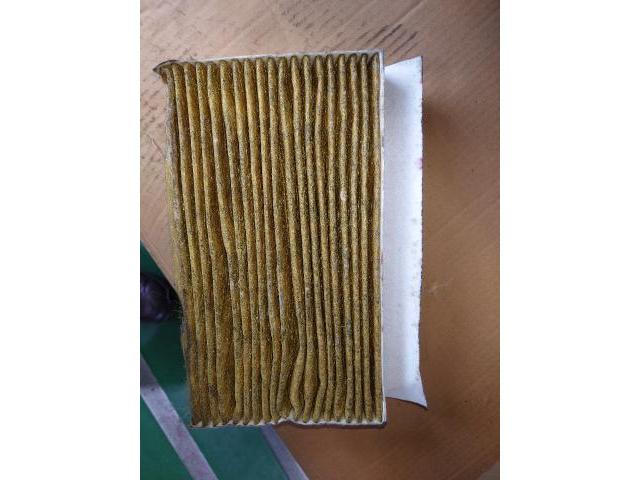 エアコンフィルター交換、難易度色々【姫路市 車検 修理 鈑金 取付 保険 コーティングお任せください】