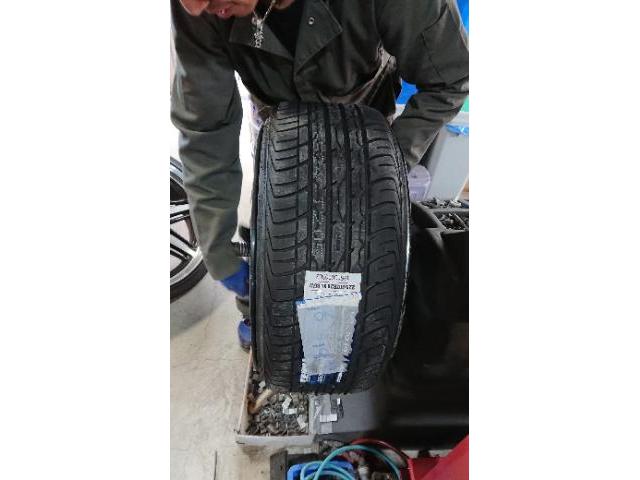 トヨタ ヴェルファイア 225/30R20 20インチ タイヤ交換 持ち込みタイヤ交換
千葉県成田市・富里市・印西市・八街市・佐倉市・香取市・酒々井・印旛郡・香取郡・多古町・佐原の方も大歓迎!!