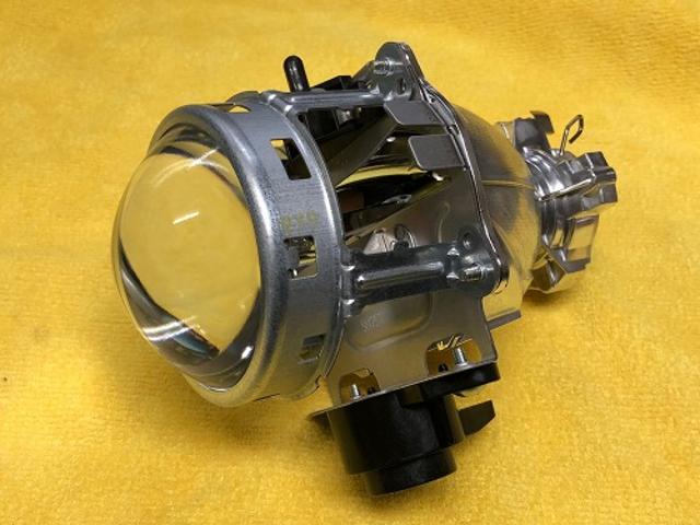 JDS-外車改善ラボ- USレクサス LX570 ｽｰﾊﾟｰﾁｬｰｼﾞｬｰ ヘッドライト、ロービーム、カットライン、日本仕様、光軸調整、車検対応、加工 右側通行 左側通行 改善 適合