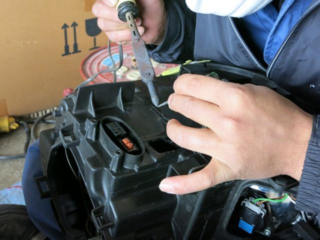 JDS-外車改善ラボ- 「USトヨタ シエナ」 並行車 逆輸入車 ヘッドライト ロービーム ハイビーム カットライン すれ違い 日本仕様 日本光軸 車検 対応 対策 合格 加工 サイドカメラ ウインカーリレー サイドウインカー 取付け