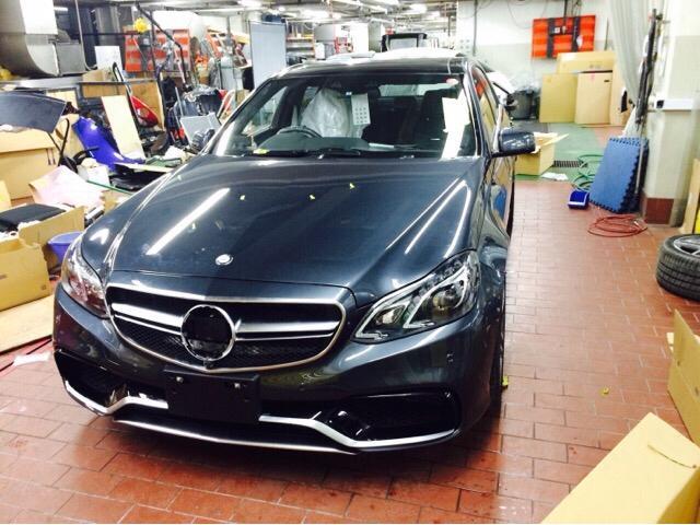 メルセデス・ベンツ  E63  AMG  212  事故車  修理   千葉県　千葉市　中央区　松ヶ丘　蘇我　緑区　若葉区　稲毛区　美浜区　花見川区　市原市　茂原市　木更津市 　お待ちしています！！