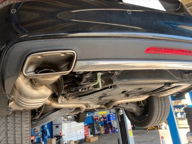 メルセデス・ベンツ　ＣＬＳ　Ｗ218　車高が下がる　エアサスホース修理　