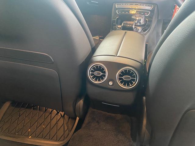 メルセデス・ベンツ　W213 Eクラス 持ち込み　アンビエントライト　タービン型エアベント取り付け　ディクセル　低ダストパッド交換