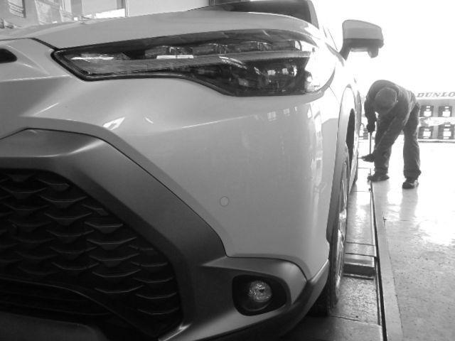 カローラクロスHV　タイヤ交換⁺ オイル交換⁺ ！
